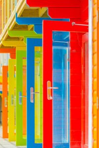 Цветни стъклени врати